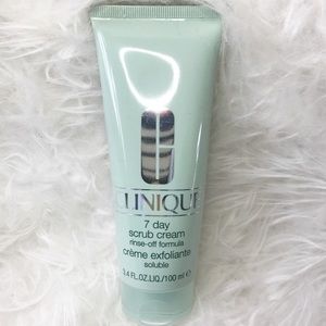 Clinique• 7 Day scrub rinse-off formula